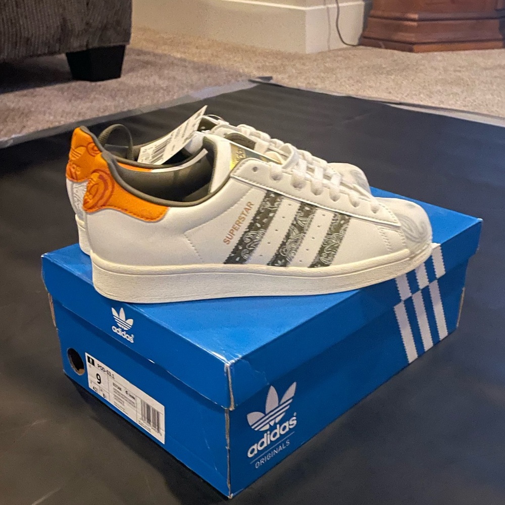 Adidas superstar custom Womens Shoes size 9 - Picture 3 of 5